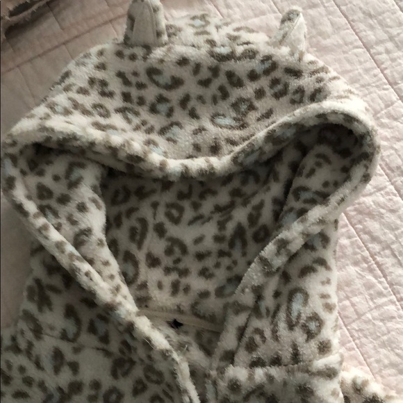 Cozy Robe 🥰 - Picture 2 of 4